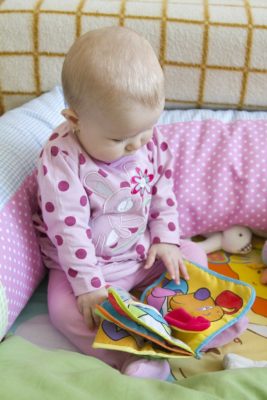 When To Start Reading To Baby Cot Cloth Book When To Start Reading To Baby Cot Cloth Book