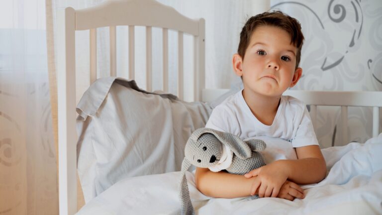 9-expert-tips-to-stop-toddler-separation-anxiety-at-night